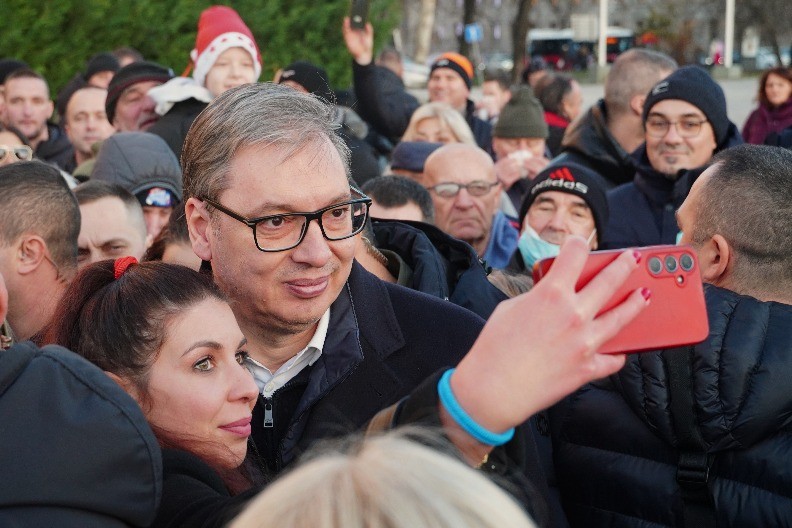 VUČIĆ POZVAO SVE GRAĐANE DA DOĐU U BOŽIĆNO SEOCE: Moja želja je da ovi divni ljudi nastave da nam čuvaju Srbiju