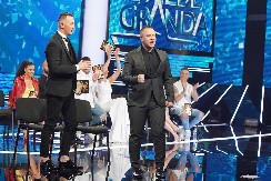 "DOBIO SAM NAJLEPŠI POKLON" Pevač za Novu godinu postao otac! 