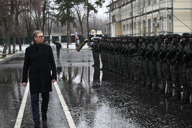 VUČIĆ U KASARNI VASA ČARAPIĆ Predsednik obilazi novi objekat za smeštaj "Kobri"