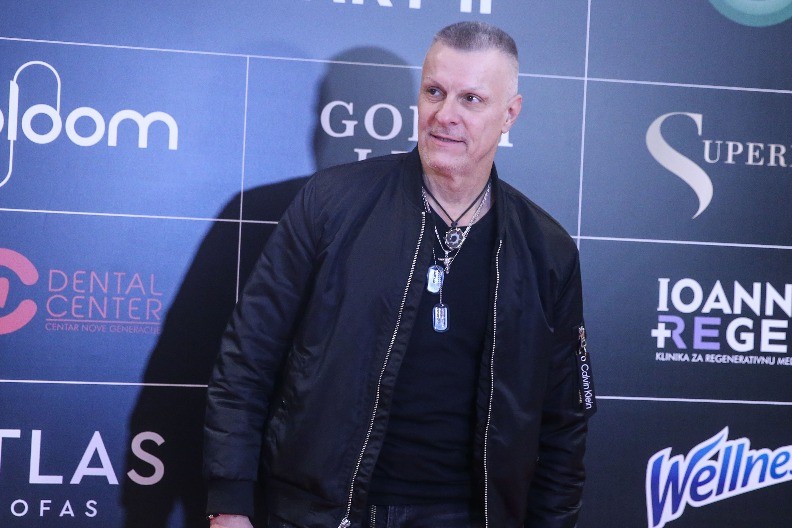 "REKLI SU DA IMA BLAGE NAZNAKE AUTIZMA" Naš pevač prolazio kroz pakao zbog ćerke! 