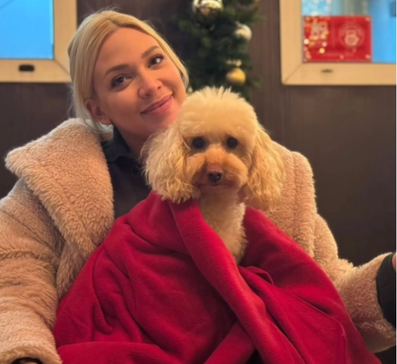 "REĐE DOLAZI" Roditelji Milice Todorović otkrili gde pevačica boravi pred porođaj!