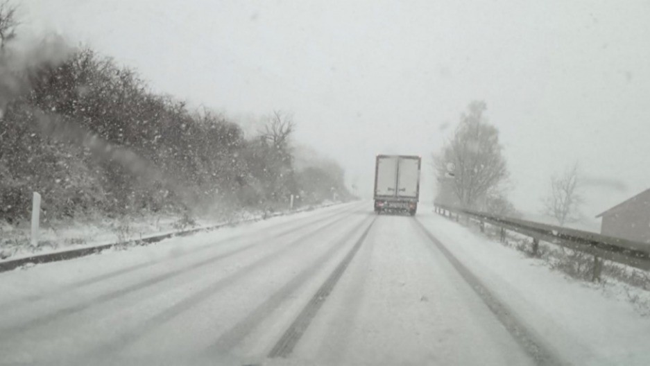 NARANDŽASTO UPOZORENJE U KOMŠILUKU: Pašće i do 40 centimetara snega
