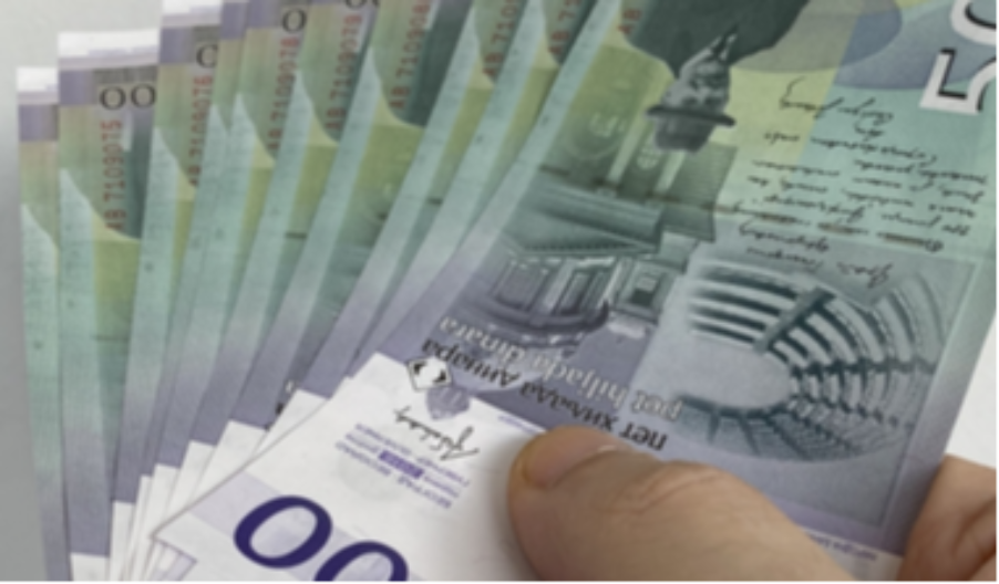 "SAMO ŽVAKE? PA KOMŠIJA, IMAŠ LI SITNIJE?" Ko je na novčanici zbog koje vam se mršte na trafici?