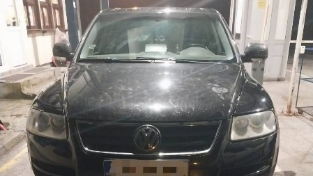 SRBIN DOŠAO NA CRNOGORSKU GRANICU I OSTAO BEZ AUTOMOBILA Policajci odmah sve provalili (FOTO)