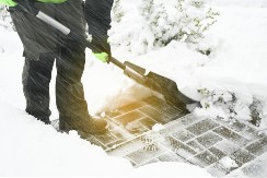 EFIKASAN TRIK DA UKLONITE LED SA STEPENICA Sprečite klizanje i padove - treba vam samo nekoliko sastojaka