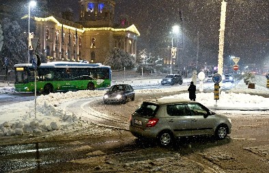 VAŽNO Uspostavljen saobraćaj na Trgu Nikole Pašića
