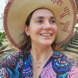 NAKON OPERACIJE KARCINOMA UŽIVA U PRAZNICIMA Naša glumica pokazala kako je dekorisala dom! (FOTO)