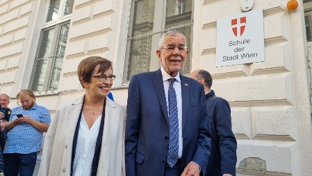 SAD SE SVI SETILI MEĐUNARODNOG PRAVA Van der Belen: Ulazimo u stvarnost novog svetskog poretka