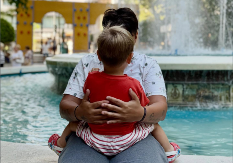 MARIJA ŠERIFOVIĆ I NJEN SIN ČESTITALI BADNJE VEČE Da vidite samo koliko je Mario porastao! (FOTO)