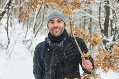 VAŽNO JE KO VAM JE POLOŽAJNIK  Narodno verovanje kaže – kakav je onaj ko prvi uđe u kuću na Božić, takva će vam biti i cela godina