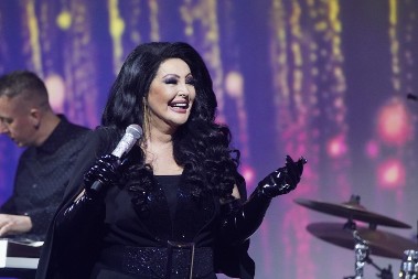 BOŽIĆ U DVORCU EBENFURT Dragana Mirković ispoštovala najstariji običaj