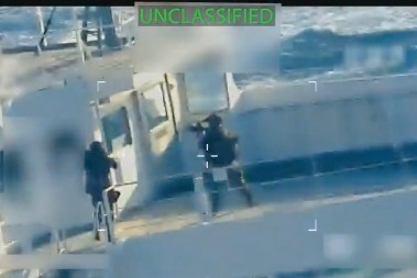 DRAMATIČNO NA ATLANTIKU! Rusi poslali ratne brodove i podmornicu kako bi zaštili "Belu" od Amerikanaca! 