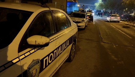 DOVEO DRUGARA DA GLEDA KAKO PUCA U BABU I DEDU Stravične informacije o nasilnom dečaku