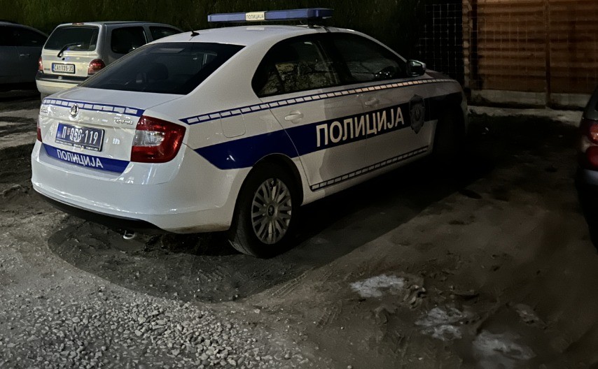 HOROR NA BOŽIĆNO VEČE Izašao da pomogne čoveku, pa ga trojica izudarala sekirom