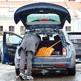 ZABORAVLJENA STVAR U AUTU MOŽE DA UNIŠTI STAKLA I UNUTRAŠNJOST: Evo na šta treba posebno da pazite zimi