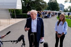 Trampova unuka priznala: Evo šta radi predsednik Amerike kada ga niko ne snima