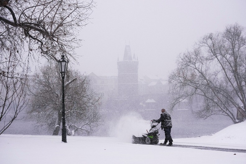 UPOZORENJA SU SE OSTVARILA! OVAKO NEŠTO SVOJIM OČIMA NIKAD NISU VIDELI Meteorolozi iznenađeni vremenom u Evropi