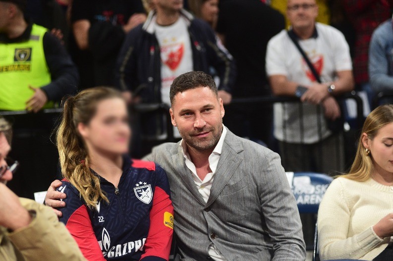 KARLEUŠA JE GOVORILA ISTINU, TOŠIĆ JE SADA DOKAZAO Nika objavila snimak, evo šta joj je uradio!