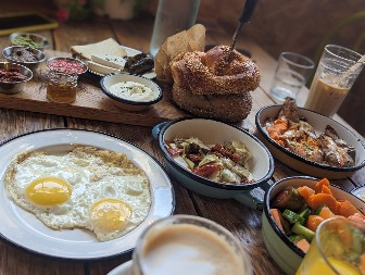 SRBI NE MOGU DA IH SE NAJEDU, A UOPŠTE NISU DOBRE Ove 2 namirnice su najgore po naše zdravlje, zbog njih nemamo energije