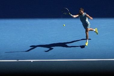 PREDAJA NA AUSTRALIJAN OPENU Alkaraz u četvrtfinalu, Britanac u bolovima