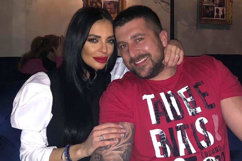 MUŽ NAŠE VODITELJKE NAPRAVIO HAOS NA MREŽAMA! Plivao za Časni krst i uputio javnu prozivku: "Nešto ne videh ove fitnes instruktore"