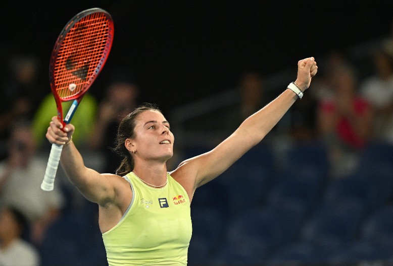 ONA JE NAJVEĆE IZNENAĐENJE AUSTRALIJAN OPENA Došla do uspeha karijere u Australiji, a bogatija je od "velike trojke"