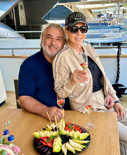 "PUTUJE PO SVETU I MENJA SVETSKE ŽENE" Lepa Brena progovorila o odnosu sa Bobom, pa se dotakla i njihovog upoznavanja!