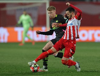 OVO NIJE VIĐENO U PRENOSU Snimak sa utakmice Zvezda-PSV koji je postao hit na društvenim mrežama (VIDEO)