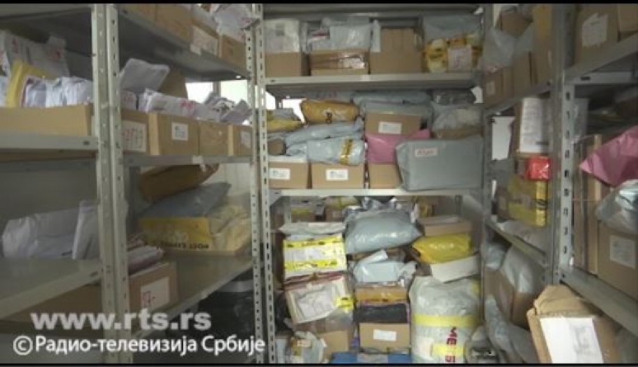 NARUČILI STE PAKET SA INTERNETA, ALI GA NIKADA NISTE PREUZELI Evo gde se čuvaju i ko na kraju dobije pošiljku po koju vlasnik nije došao