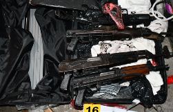 AKCIJA HAPŠENJA NA AERODROMU Srbin i Crnogorci nosili municiju, među njima i dete (14)