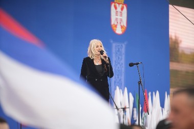 OPLJAČKANA NAŠA PEVAČICA Lopovi joj opustošili dom: "Ukrali su mi 200.000 evra"