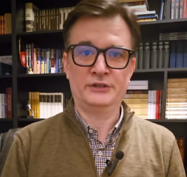 BLOKADERI, PRAVOSLAVNI ATEISTI! Jovanov zalepio nakaradna bića kojim smeta sve srpsko, pa i paljenje badnjaka! (VIDEO) 