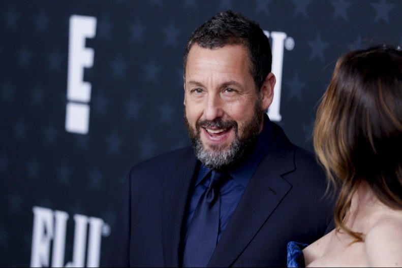 "NIKAD TO NE RADIM U STVARNOM ŽIVOTU, PRED KAMERAMA MI TO BAŠ TEŠKO PADA" Slavni glumac iznenadio priznanjem 