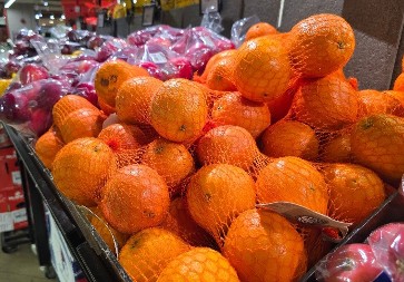 Zašto se pomorandže prodaju u crvenoj mrežici? To nije slučajnost, već dobro smišljen trik!