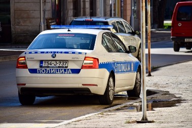 TOTALNI KOLAPS NA PUTU SARAJEVO – FOČA Zbog sudara dva vozila saobraćaj u prekidu, oglasila se policija