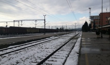 BORBA PROTIV SNEGA Na srpskim prugama angažovano više od 800 radnika 