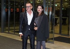 "NIJE HTELA DA MI DA BROJ" Naš pevač otkrio kako je upoznao suprugu, u sve bio umešan Žika Jakšić!