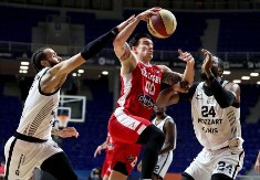 TRIJUMF CRNO-BELIH U ABA LIGI Partizan u finišu slomio otpor Studentskog centra i slavio u Podgorici 