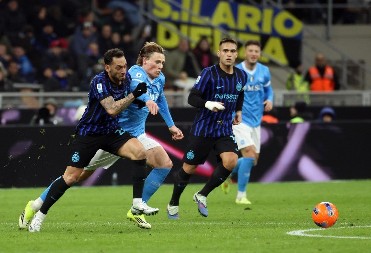 BEZ PROMENA NA VRHU Inter i Napoli priredili dobru fudbalsku predstavu, ali bez pobednika