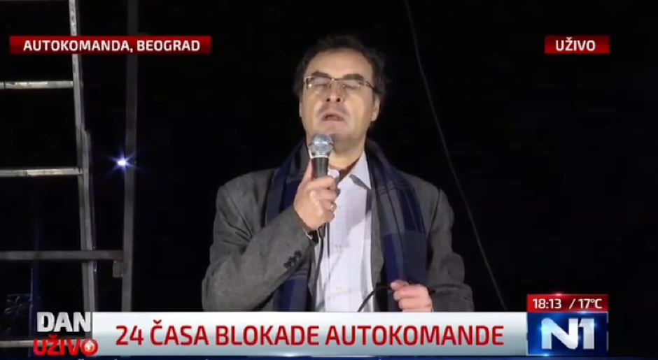 JEZIVO! POGANIM REČIMA PRETI PATRIJARHU! Pogledajte šta je Bakić govorio na blokadi koju organizuje opozicija (VIDEO)
