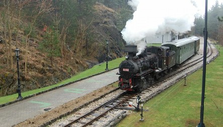 PROSLAVILA STOTI ROĐENDAN Jedinstvena Šarganska osmica i danas kruži (FOTO)