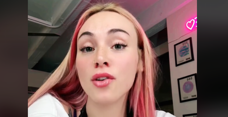 IZVADILA JE 6 REBARA ZARAD LEPOTE Evo kako Emili sad izgleda, a najveći šok je šta planira da uradi dalje! (VIDEO)