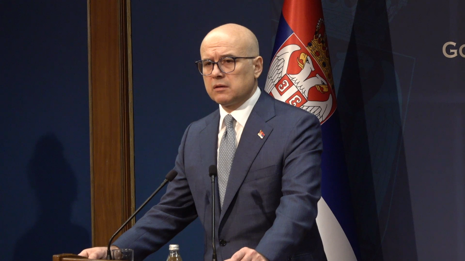 ĐACI SA KOSOVA I METOHIJE U NOVOM SADU Dočekao ih Miloš Vučević (VIDEO)