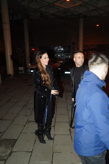 EVO KOJI MOĆNIK JE ČUVAO CECI LEĐA PRE ARKANA! Saznala se istina nakon 35 godina, pevačica sve priznala