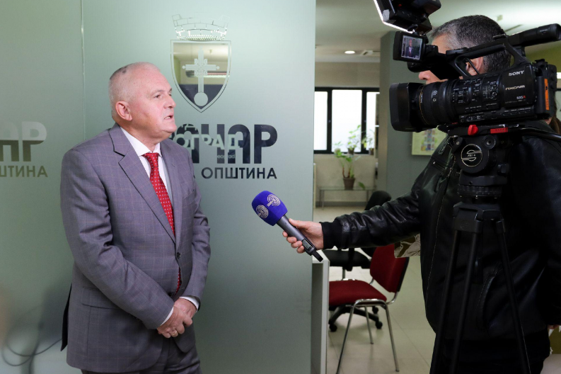 IZJAVA PREDSEDNIKA OPŠTINE VRAČAR ZA STUDIO B: Po hitnom postupku izdvojena sredstva za sanaciju zgrade OŠ ''Sveti Sava''