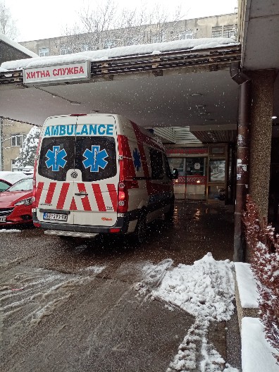 PAO RADNIK (39) SA SKELE SA ŠESTOG SPRATA Sa teškim povredama prevezen u bolnicu