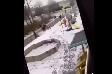 ISPLIVALI JEZIVI SNIMCI PUCNJAVE U ŠKOLI Čuju se rafali, osoba koja snima viče: "O, Bože" (VIDEO)