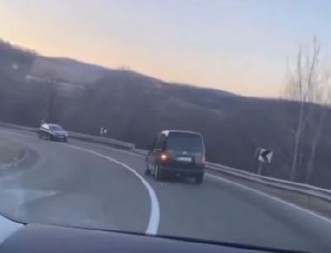 "VOZI KAO LUDAK!" Snimak obišao Srbiju i zaprepastio SVE! (VIDEO)