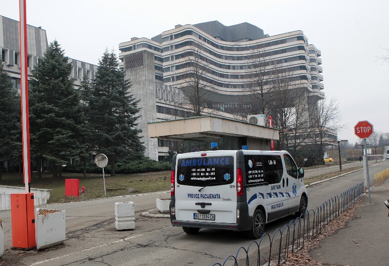 ALEKSA IZGUBIO BITKU ZA ŽIVOT POSLE OSAM DANA!  Pokosila ga žena škodom, podlegao povredama na VMA