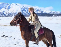 NOVOSAĐANKA ANA (19) MENJALA GRAD ZA PLANINU! Otišla na Durmitor i sa Bambijem hara nestvarnim predelima! (FOTO)